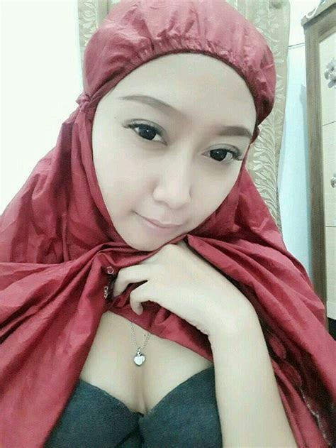 jilbab indonesia bokep|Free Indonesia Jilbab Porn